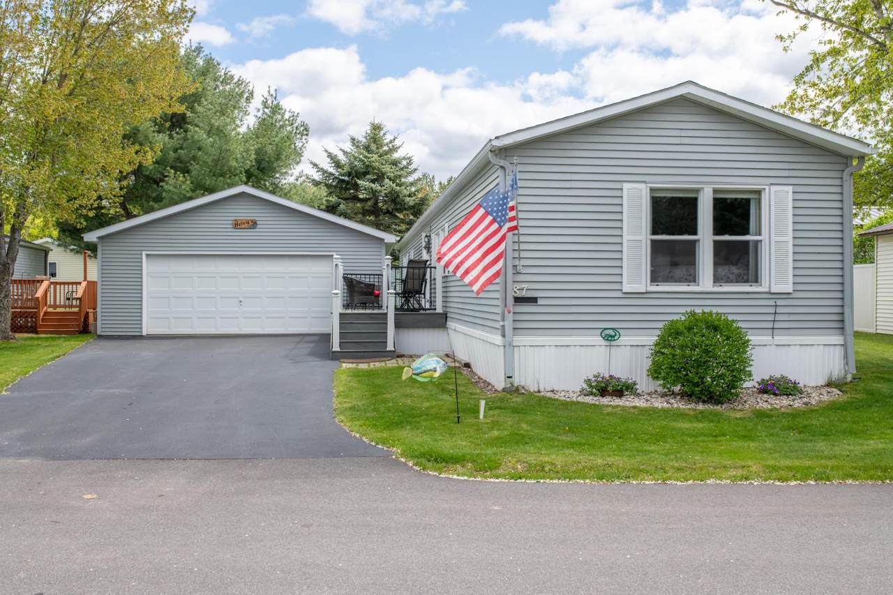 87 Edgewater Ct - Photo 1