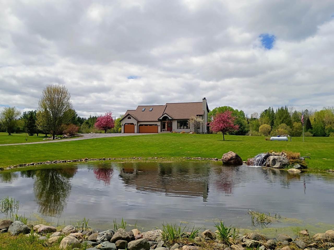 https://bt-photos.global.ssl.fastly.net/northwoods/1280_boomver_3_215718-2.jpg