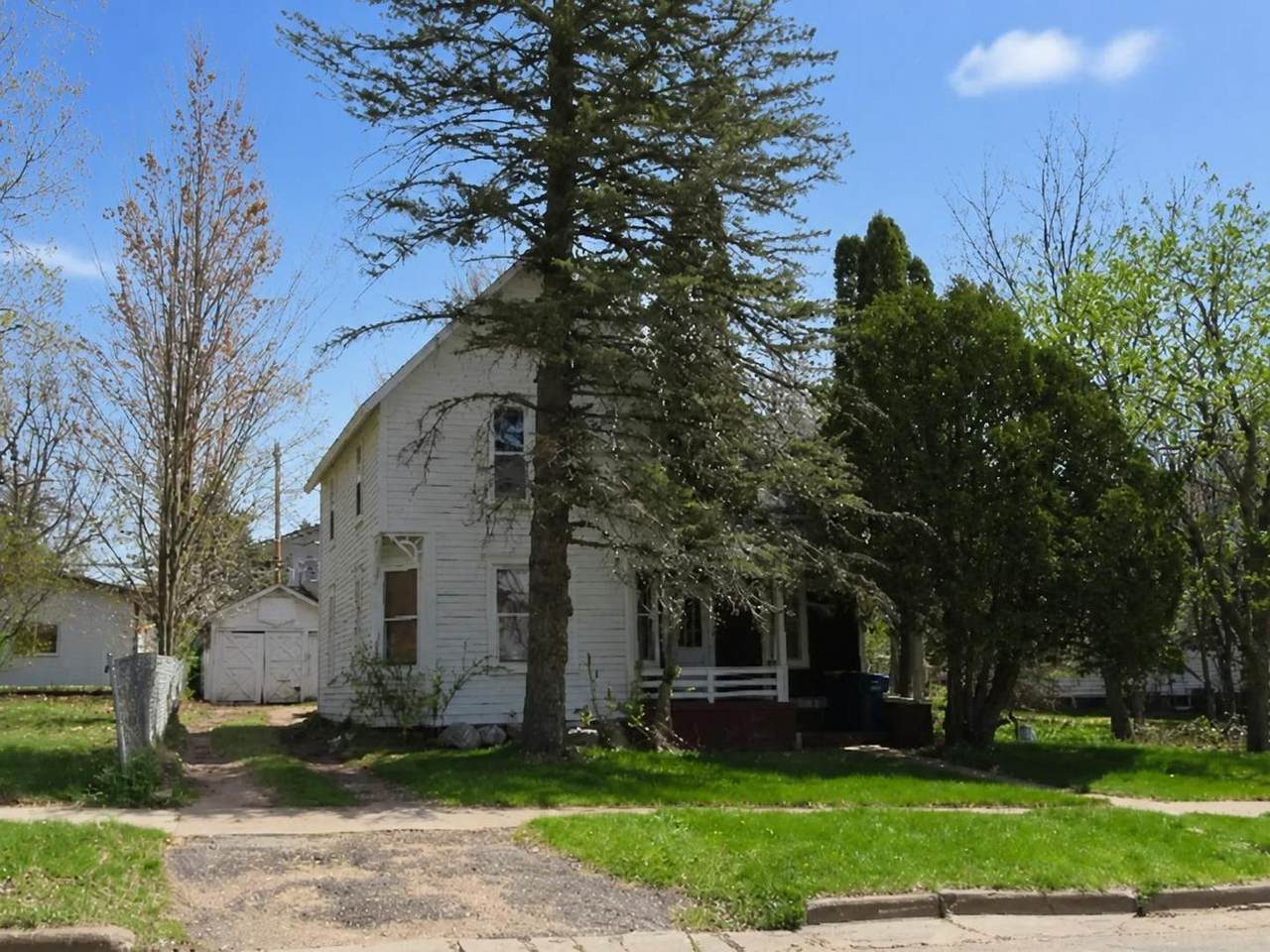 507 Cottage St - Photo 1