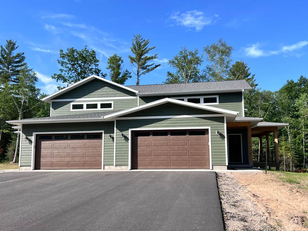 1664 Anthony Dr - Photo 1