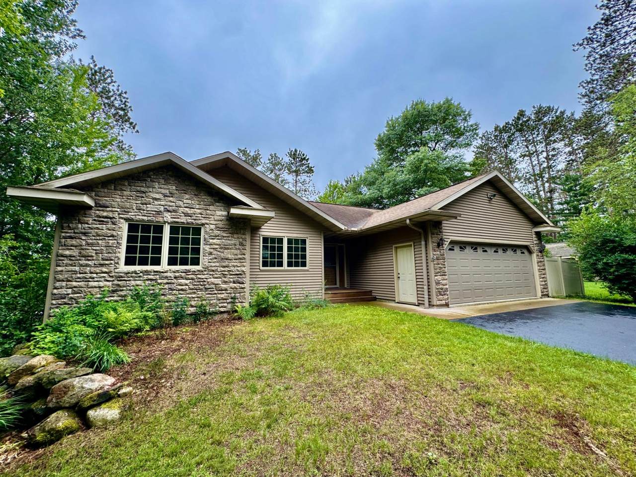 2027 The Point Rd - Photo 1