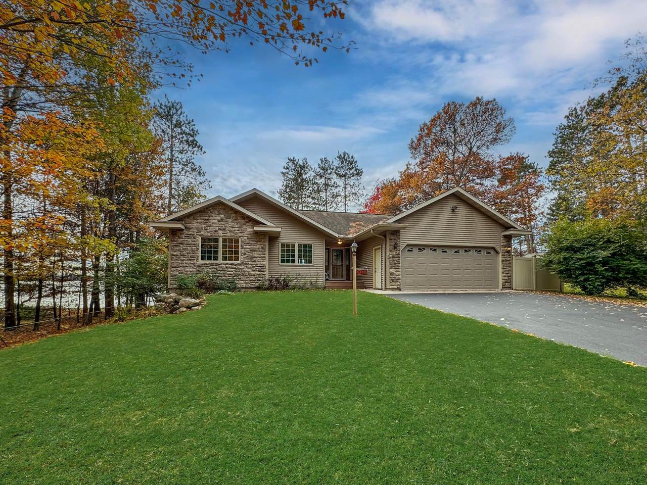 2027 The Point Rd - Photo 1