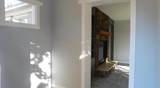 1134 King Rd E - Photo 10
