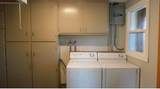 1134 King Rd E - Photo 4