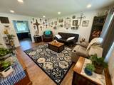 1460 King Rd E - Photo 2