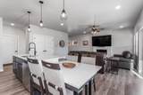 1672 Anthony Dr - Photo 4