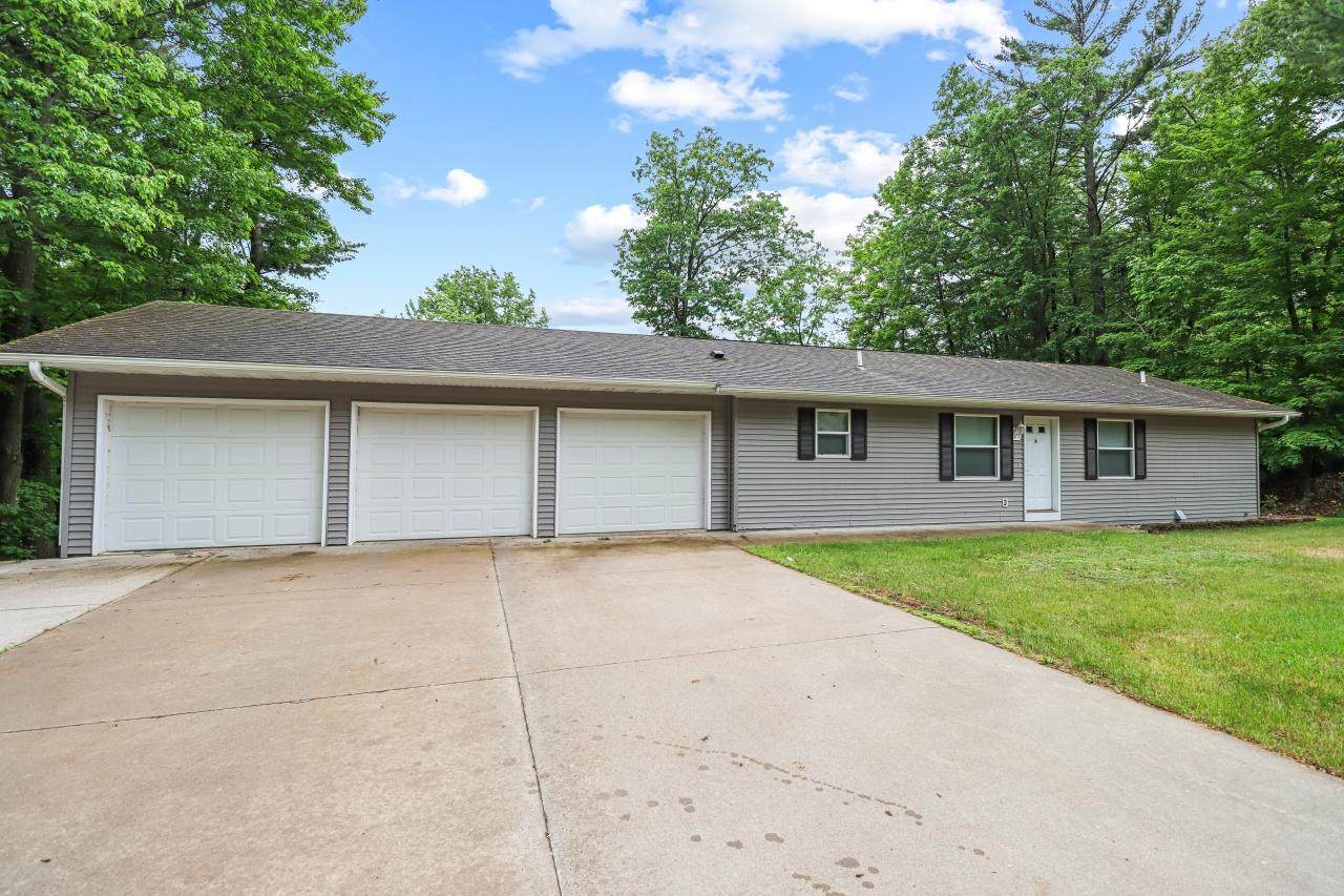 403 Hillside Rd - Photo 1