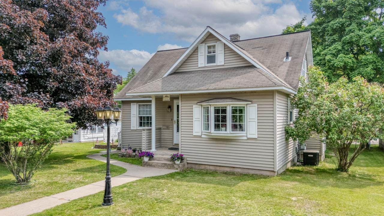 216 Mine St - Photo 1