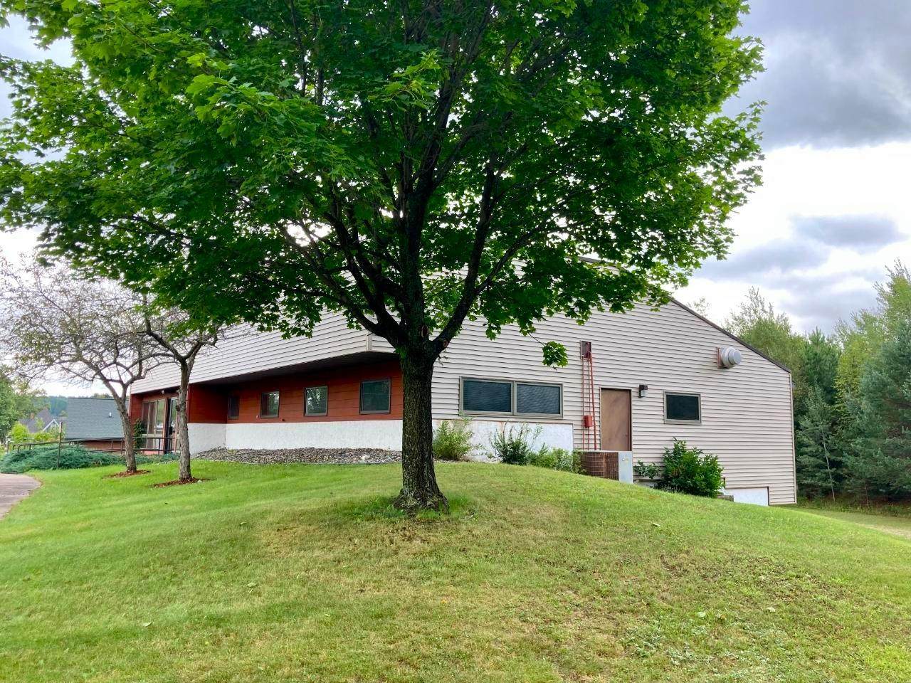 207 W Pioneer St - Photo 1