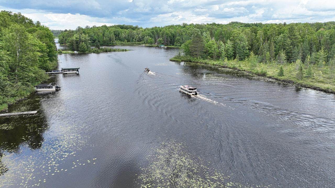 https://bt-photos.global.ssl.fastly.net/northwoods/orig_boomver_1_212923-2.jpg
