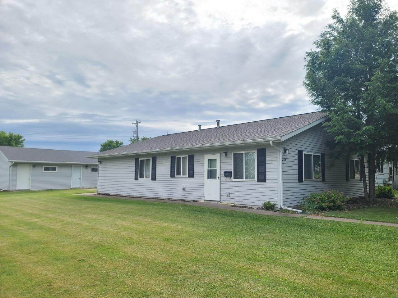 375 Argyle Ave S - Photo 1
