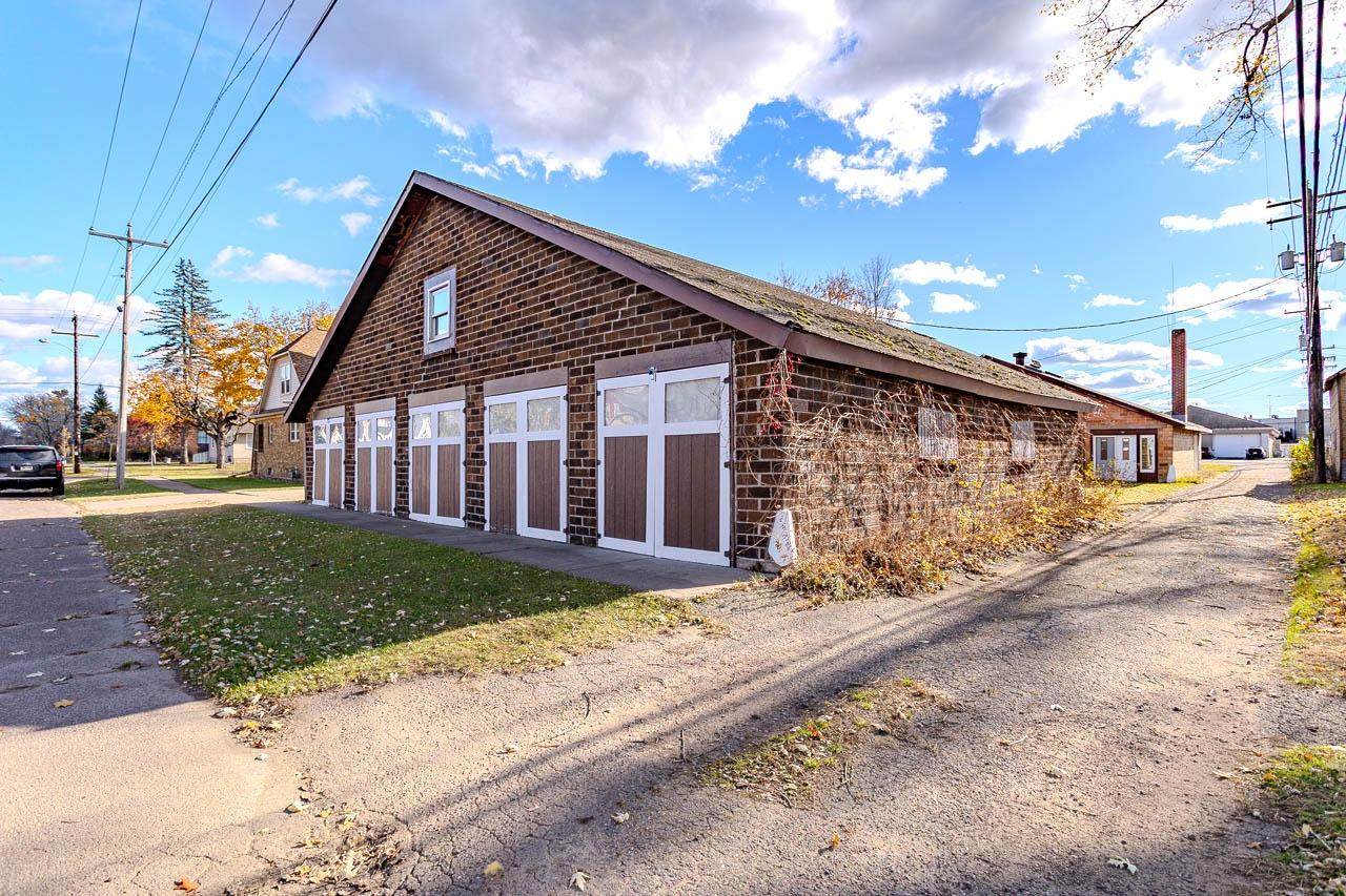 https://bt-photos.global.ssl.fastly.net/northwoods/orig_boomver_1_214980-2.jpg