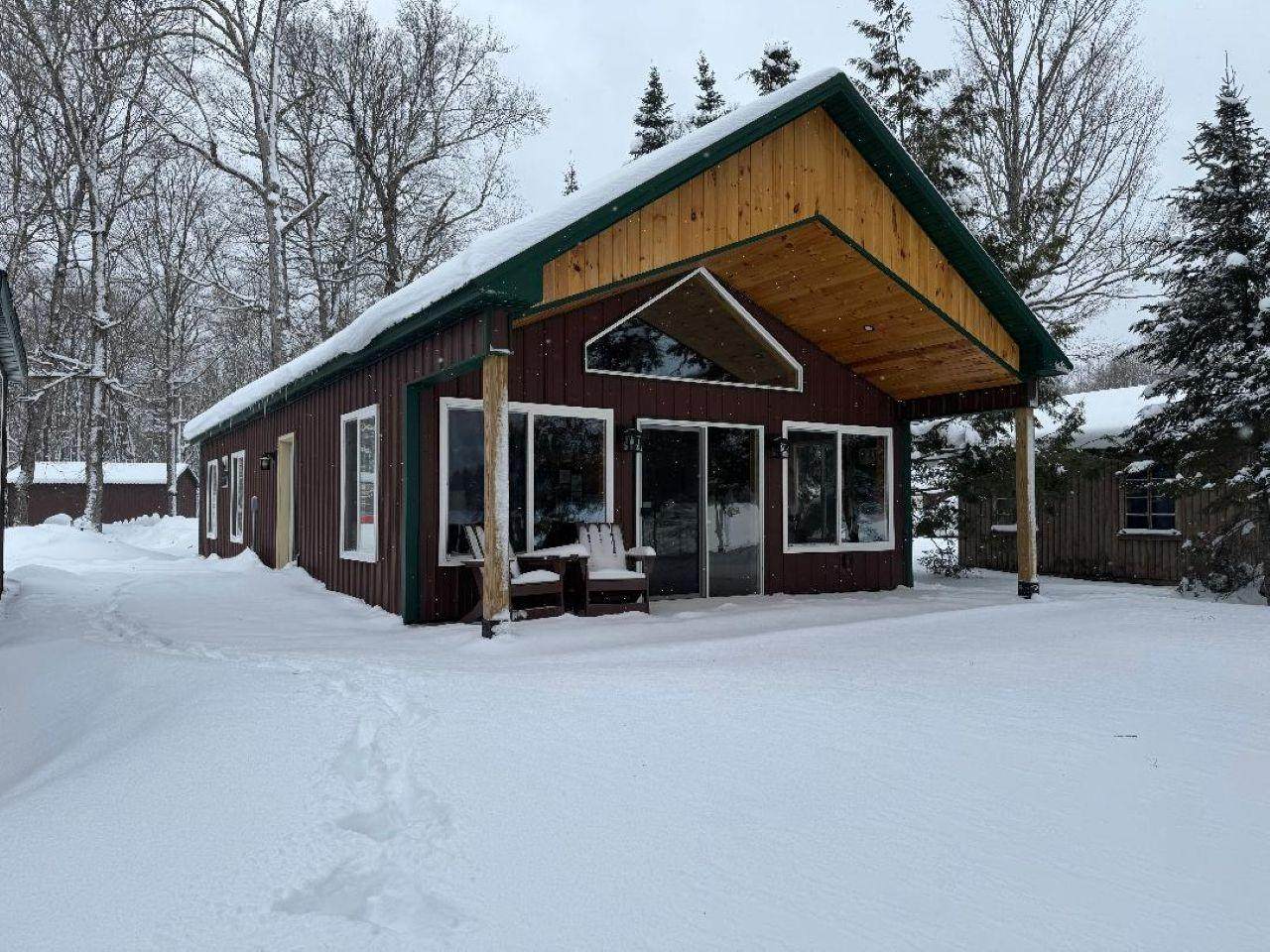 4939W Musky Point Rd - Photo 1