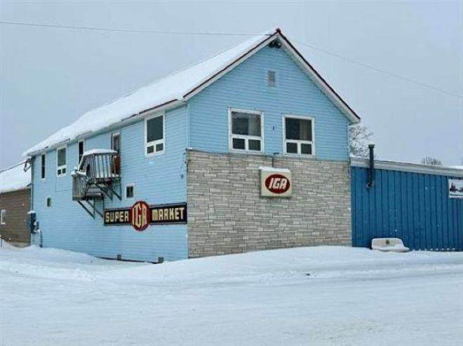 801 Mccomb Ave - Photo 1