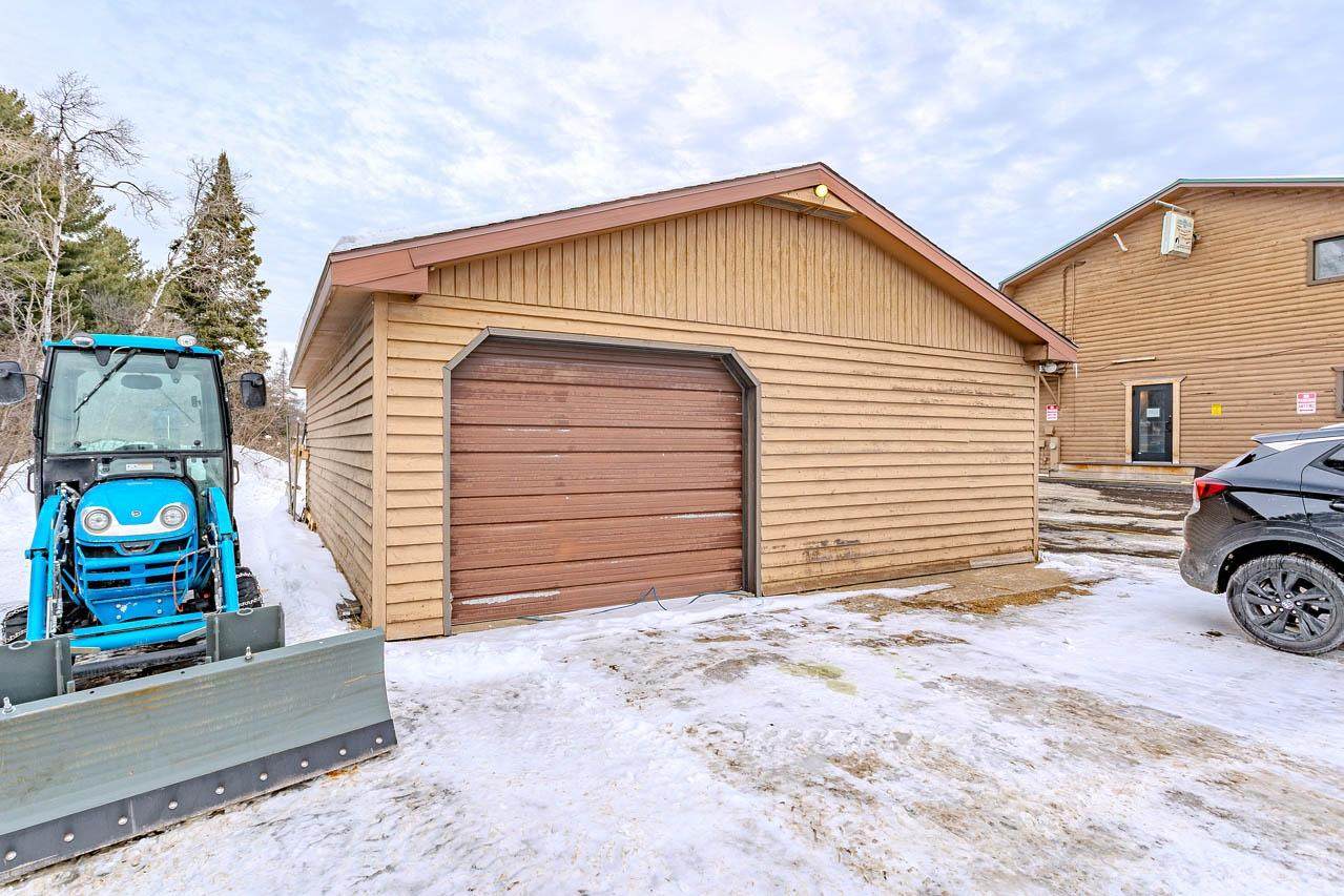 https://bt-photos.global.ssl.fastly.net/northwoods/orig_boomver_1_215747-2.jpg