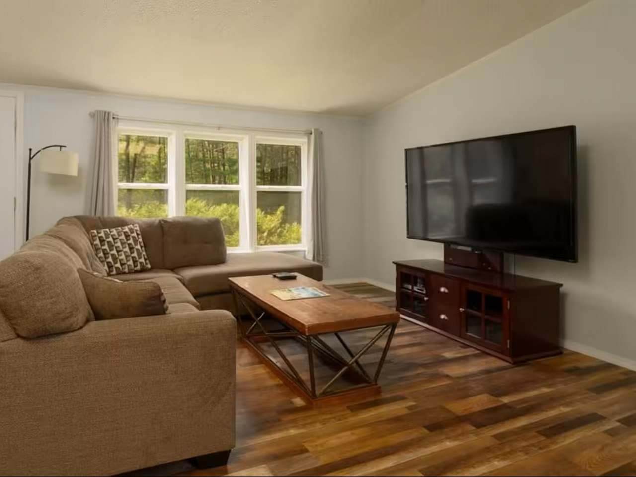 https://bt-photos.global.ssl.fastly.net/northwoods/orig_boomver_1_215809-2.jpg