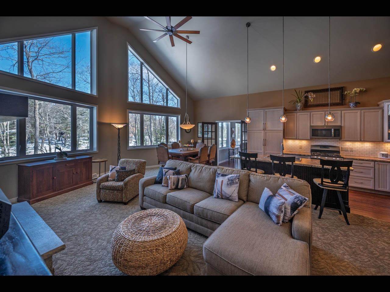 https://bt-photos.global.ssl.fastly.net/northwoods/orig_boomver_1_215867-2.jpg