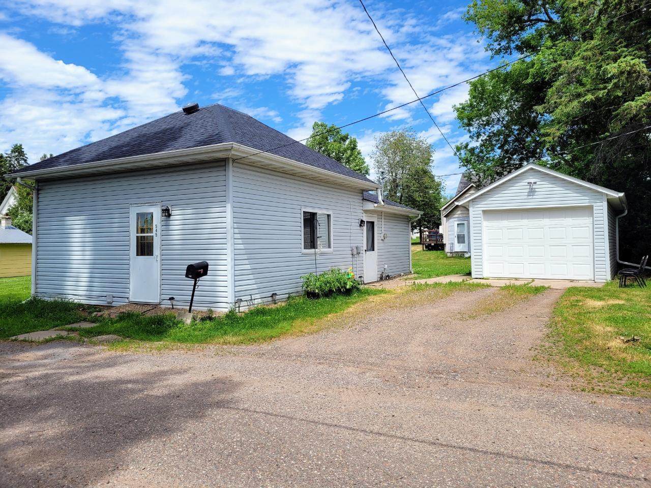 545 Eyder Ave S - Photo 1
