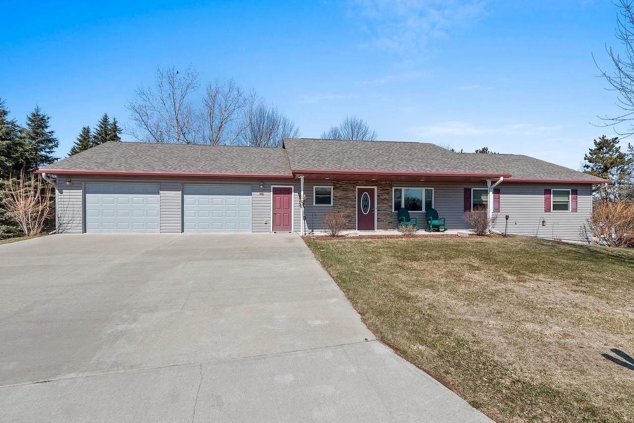 209 Ridgewood Dr - Photo 1