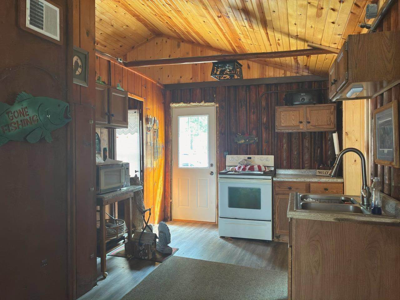 https://bt-photos.global.ssl.fastly.net/northwoods/orig_boomver_1_216741-2.jpg