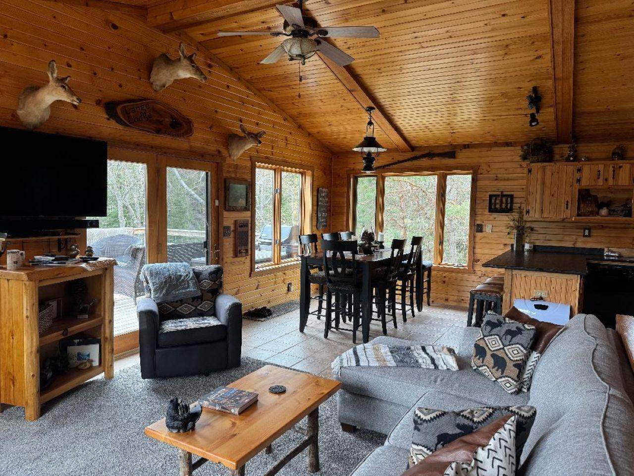 https://bt-photos.global.ssl.fastly.net/northwoods/orig_boomver_1_216861-2.jpg