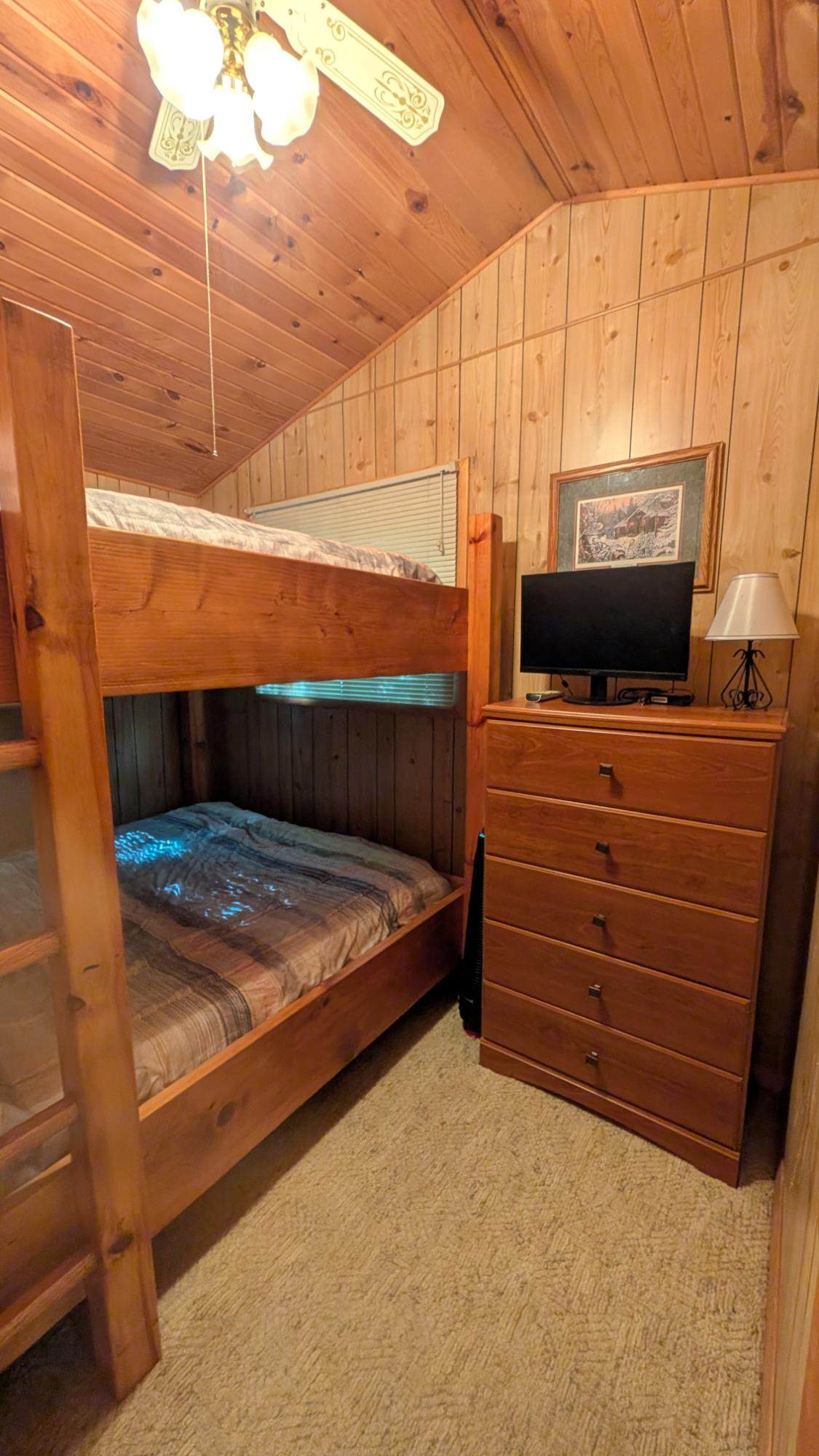 https://bt-photos.global.ssl.fastly.net/northwoods/orig_boomver_1_217994-2.jpg
