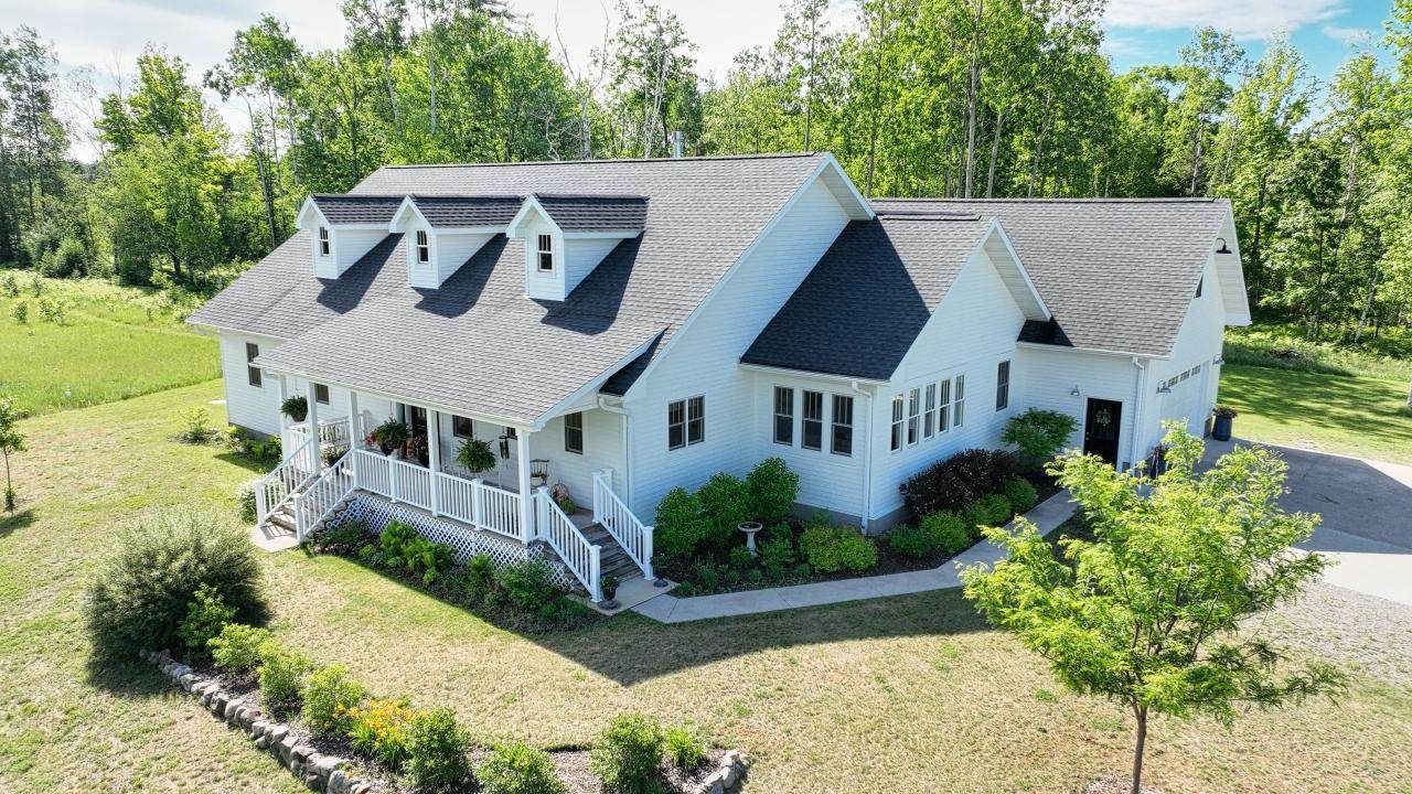851 Hwy 8 - Photo 1