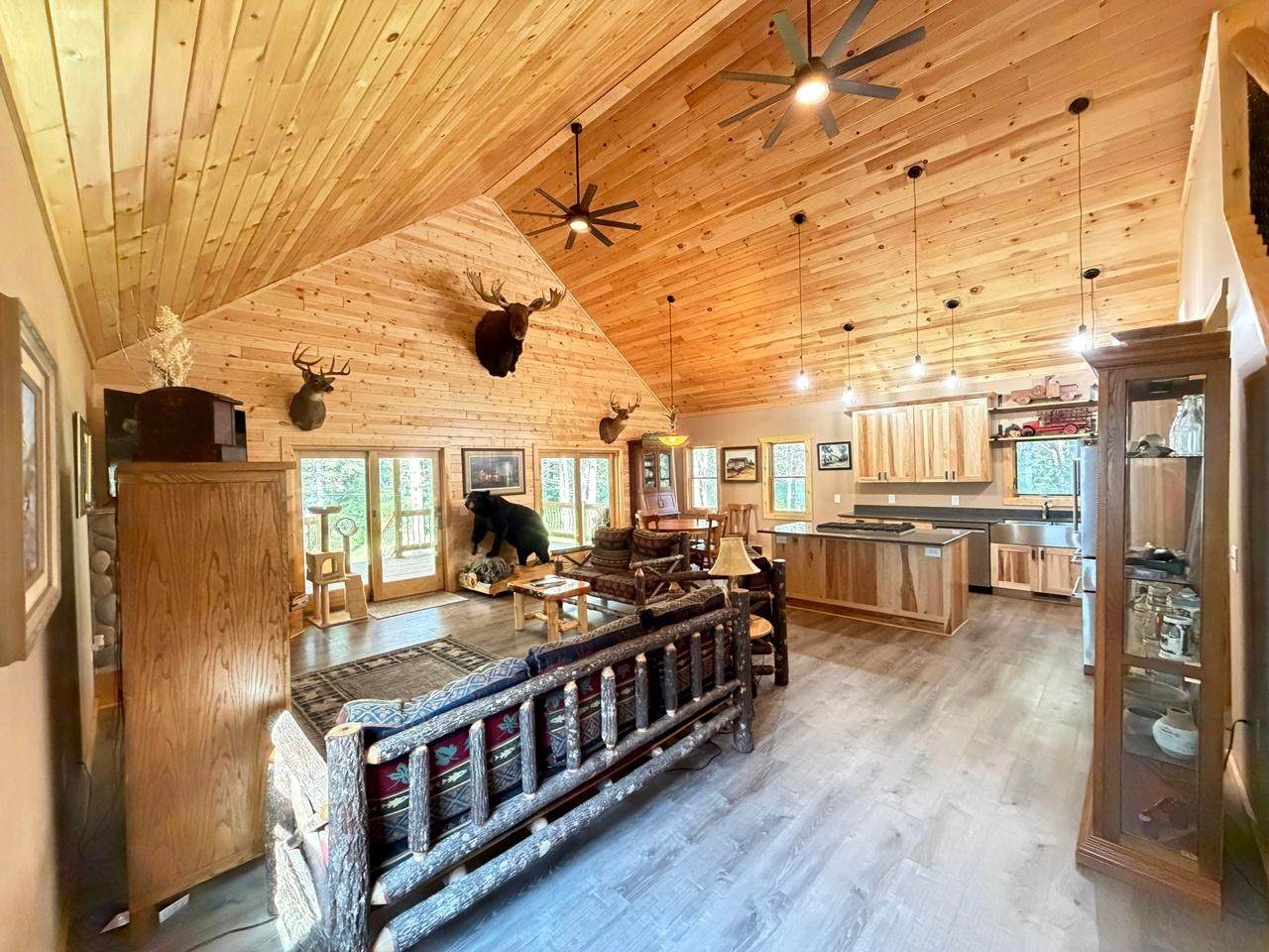 https://bt-photos.global.ssl.fastly.net/northwoods/orig_boomver_1_218407-2.jpg