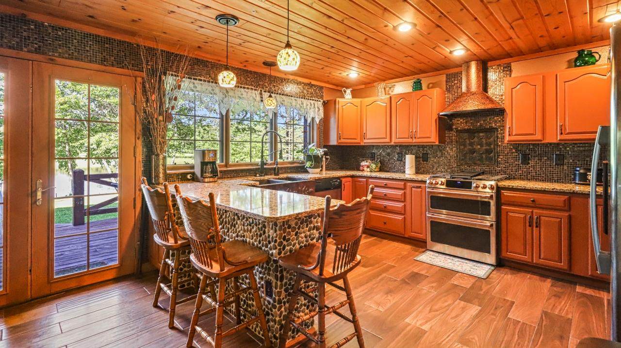 https://bt-photos.global.ssl.fastly.net/northwoods/orig_boomver_1_218513-2.jpg