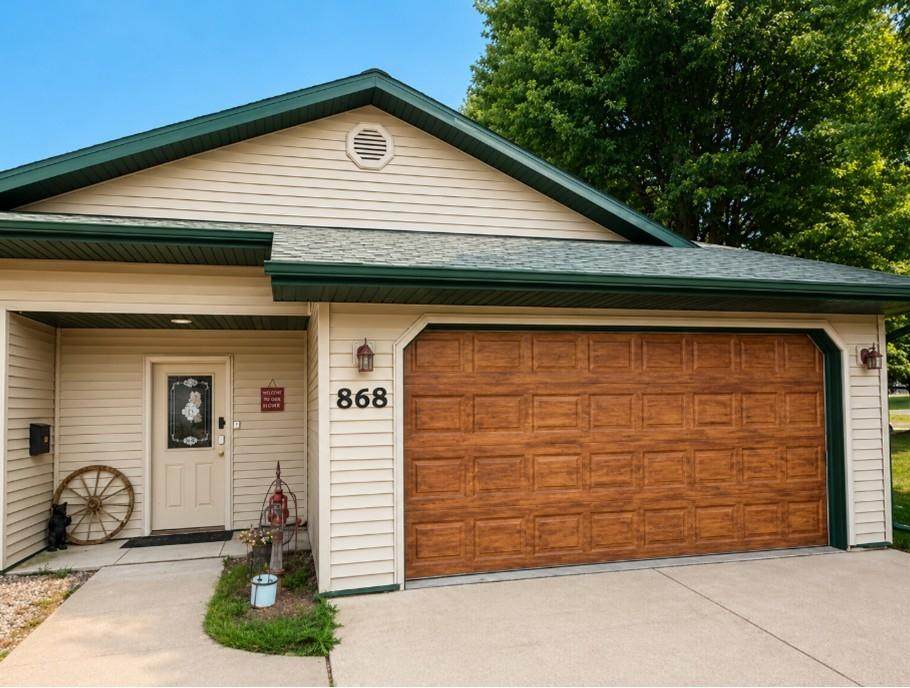 868 2ND AVE - Photo 1