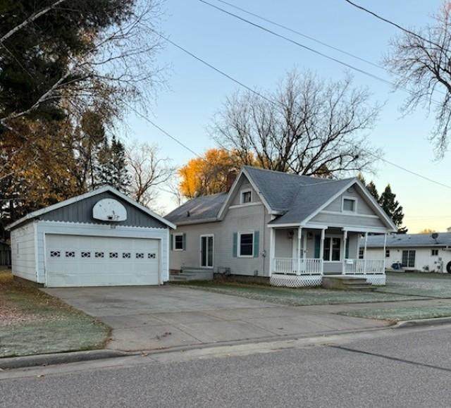 823 Graham Ave - Photo 1