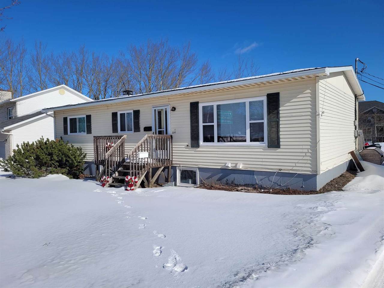 250 Hawthorne Street - Photo 1