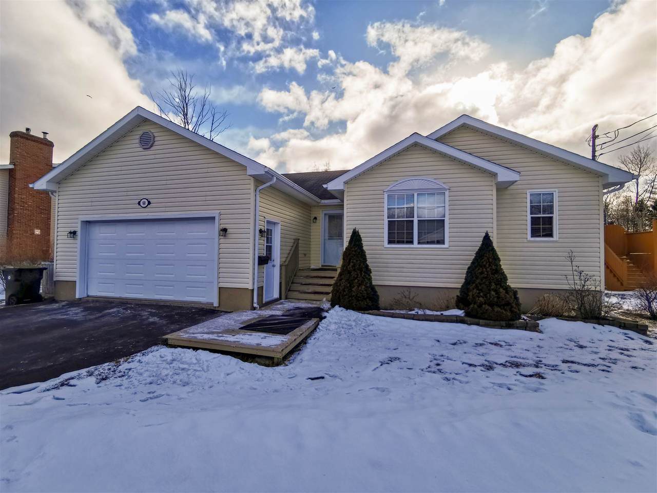 60 Moffatt Avenue - Photo 1