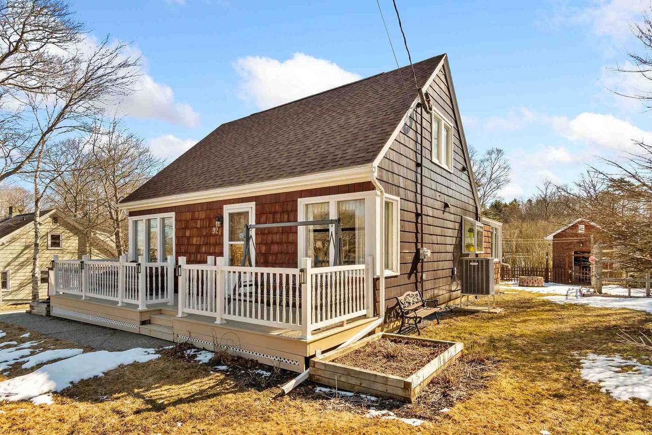92 Torrington - Photo 1