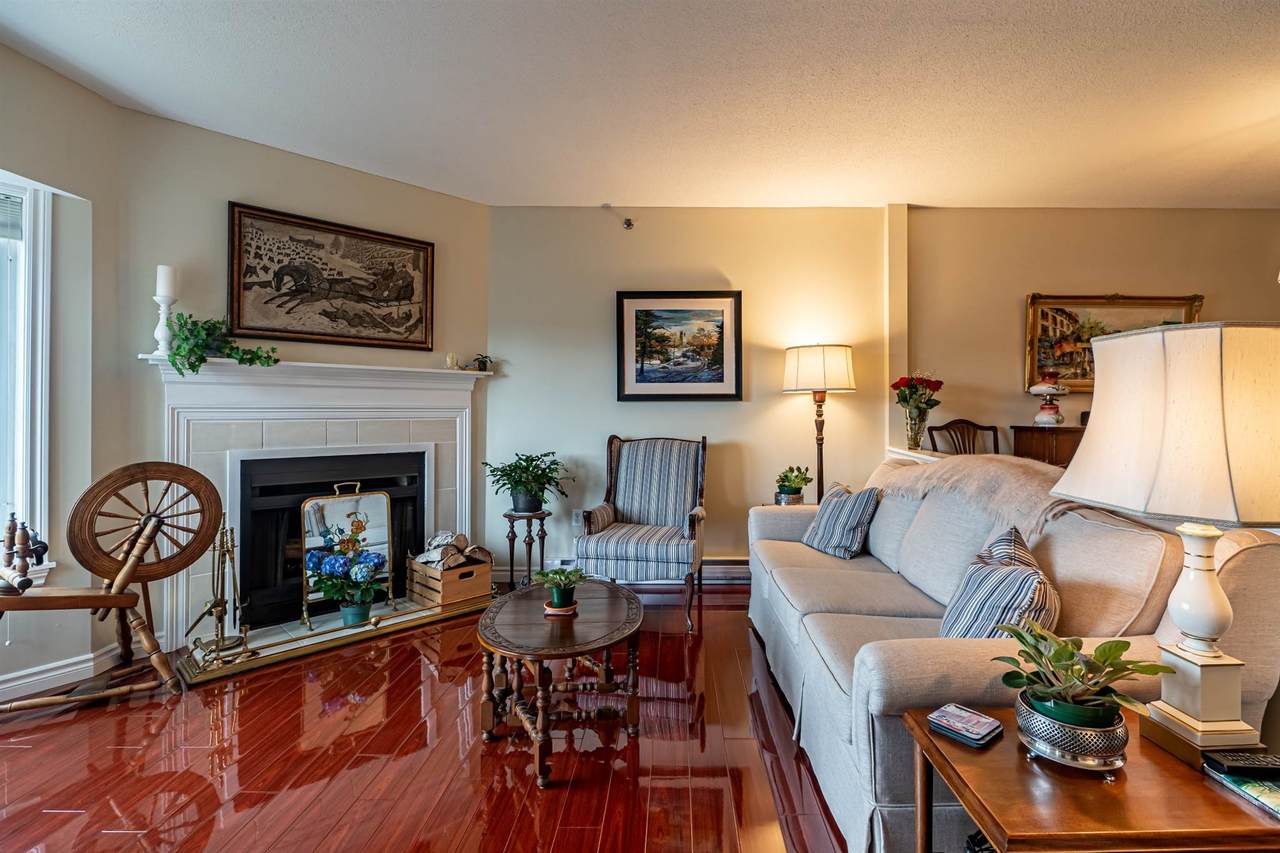 12 Spinnaker Drive - Photo 1