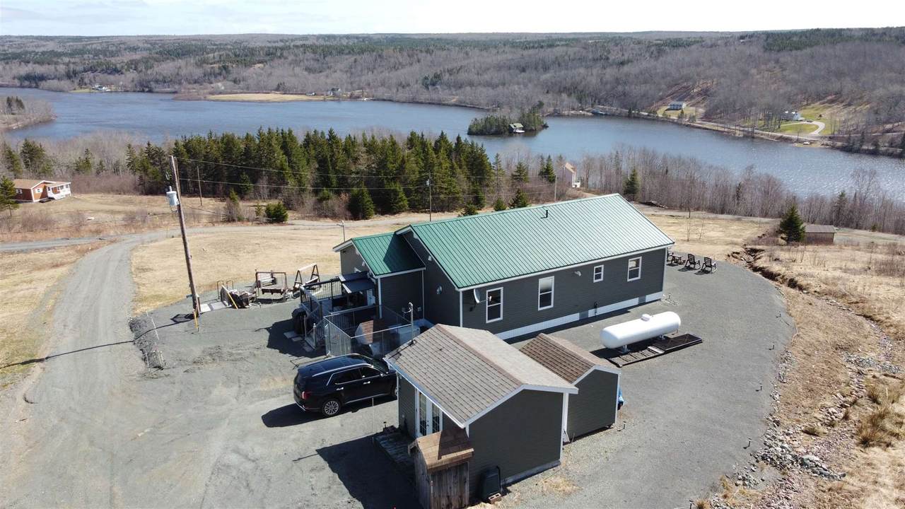 135 Lakeview Lane - Photo 1