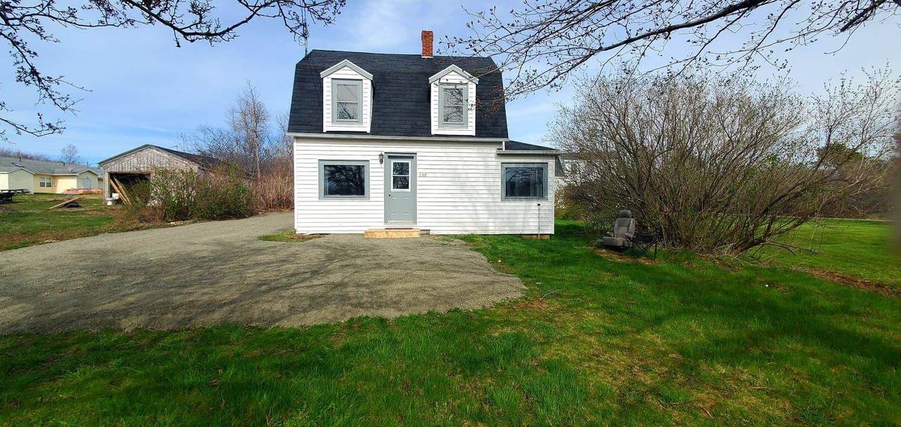 142 Victoria - Photo 1