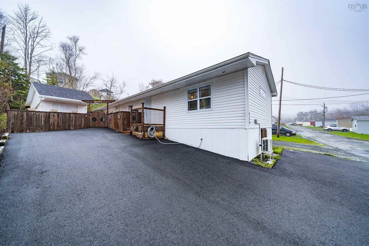 254 Parklane Drive - Photo 1