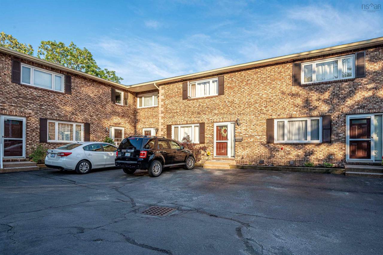 18 Pioneer Avenue - Photo 1