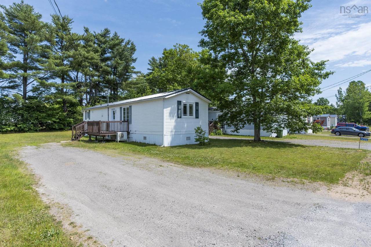 1262 Pine Avenue - Photo 1