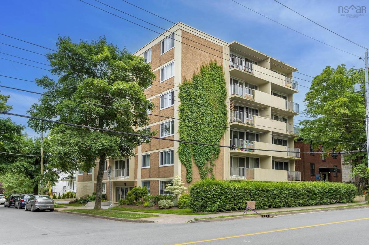 990 Mclean Street - Photo 1