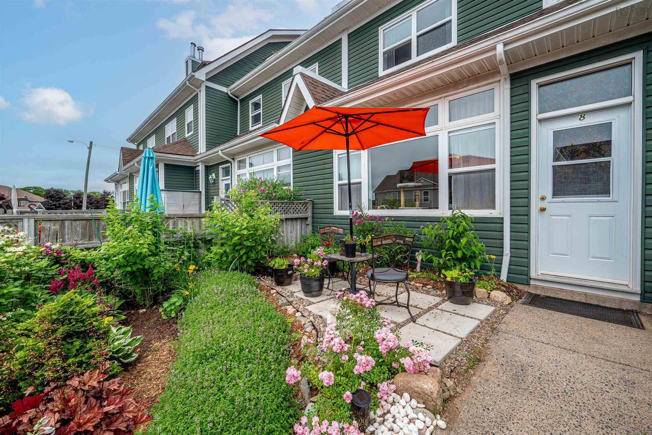 77 Collins Grove - Photo 1
