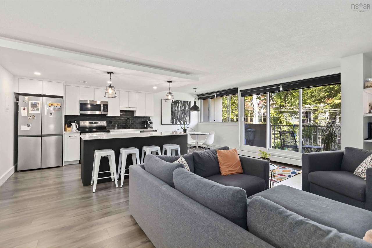 990 Mclean Street - Photo 1