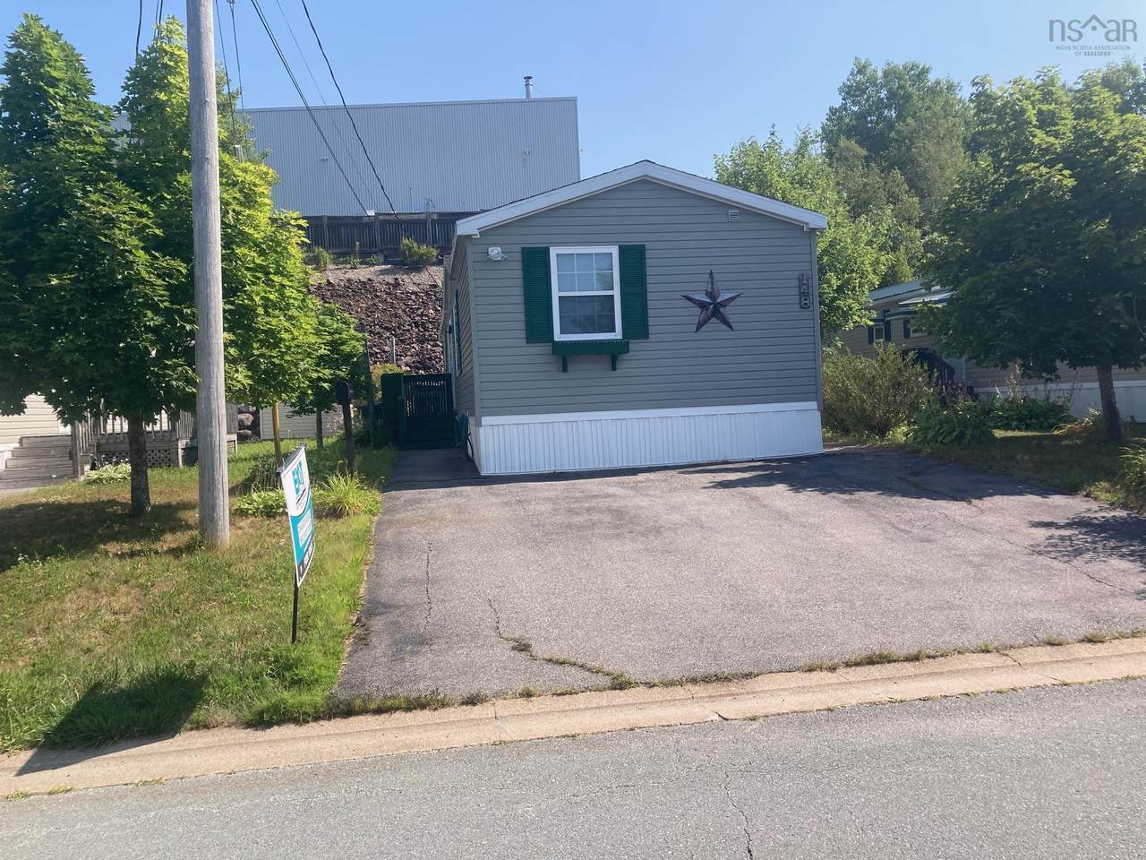 148 Sherbrooke Avenue - Photo 1