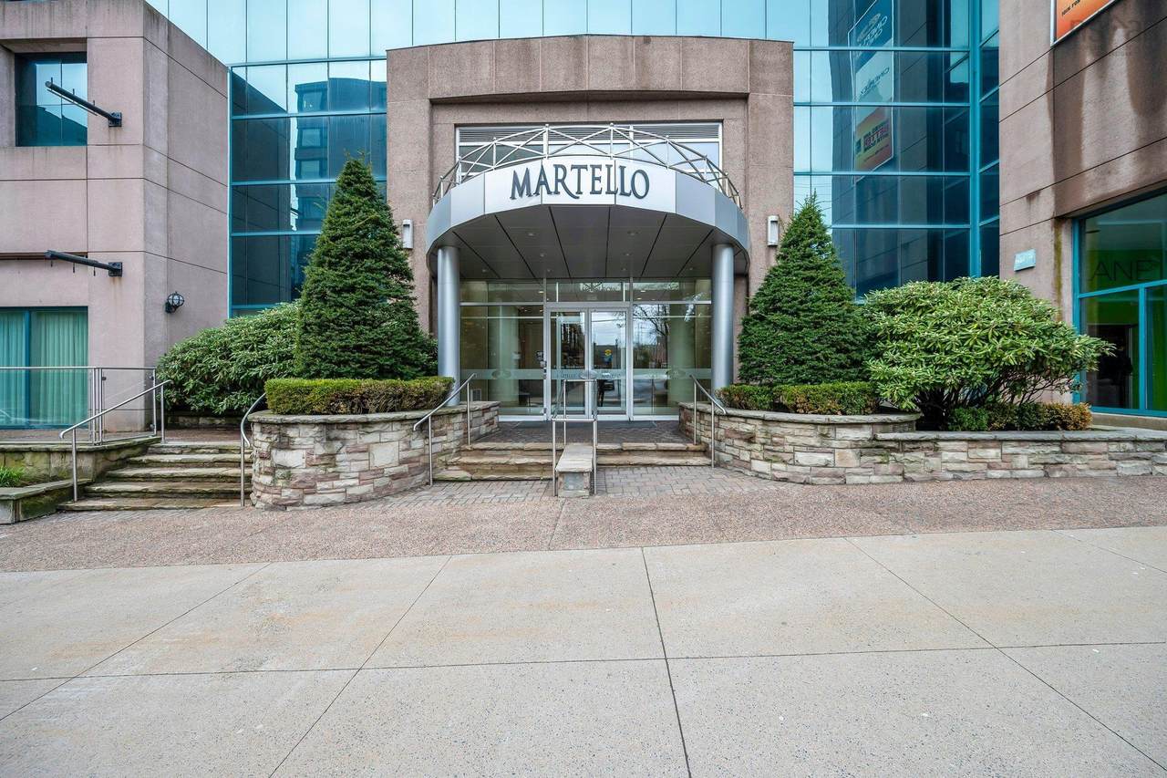 1550 Dresden Row - Photo 1