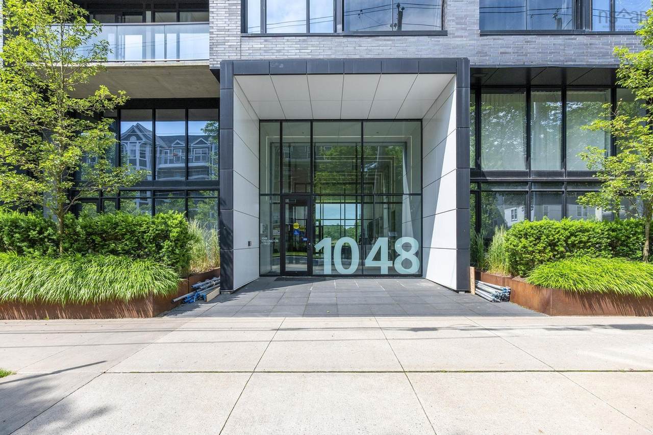 1048 Wellington Street - Photo 1