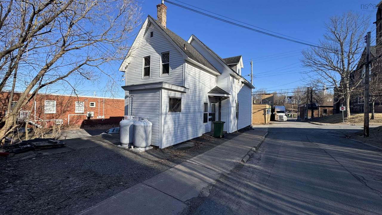 203 Maclean Street - Photo 1