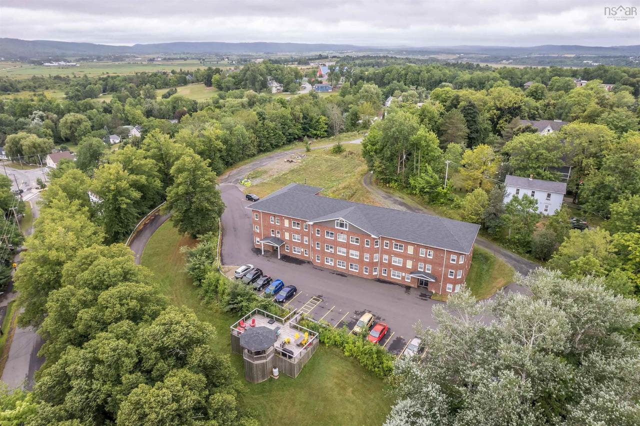 790 King Street - Photo 1