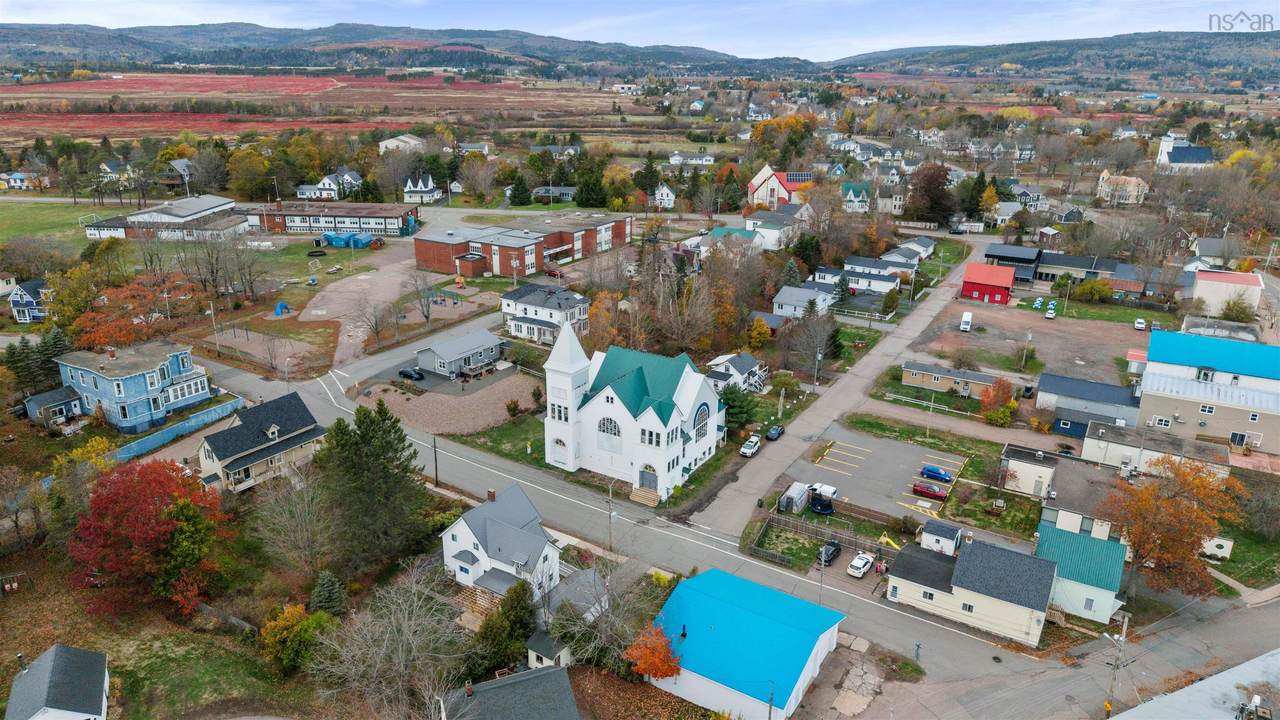 171 Queen Street - Photo 1