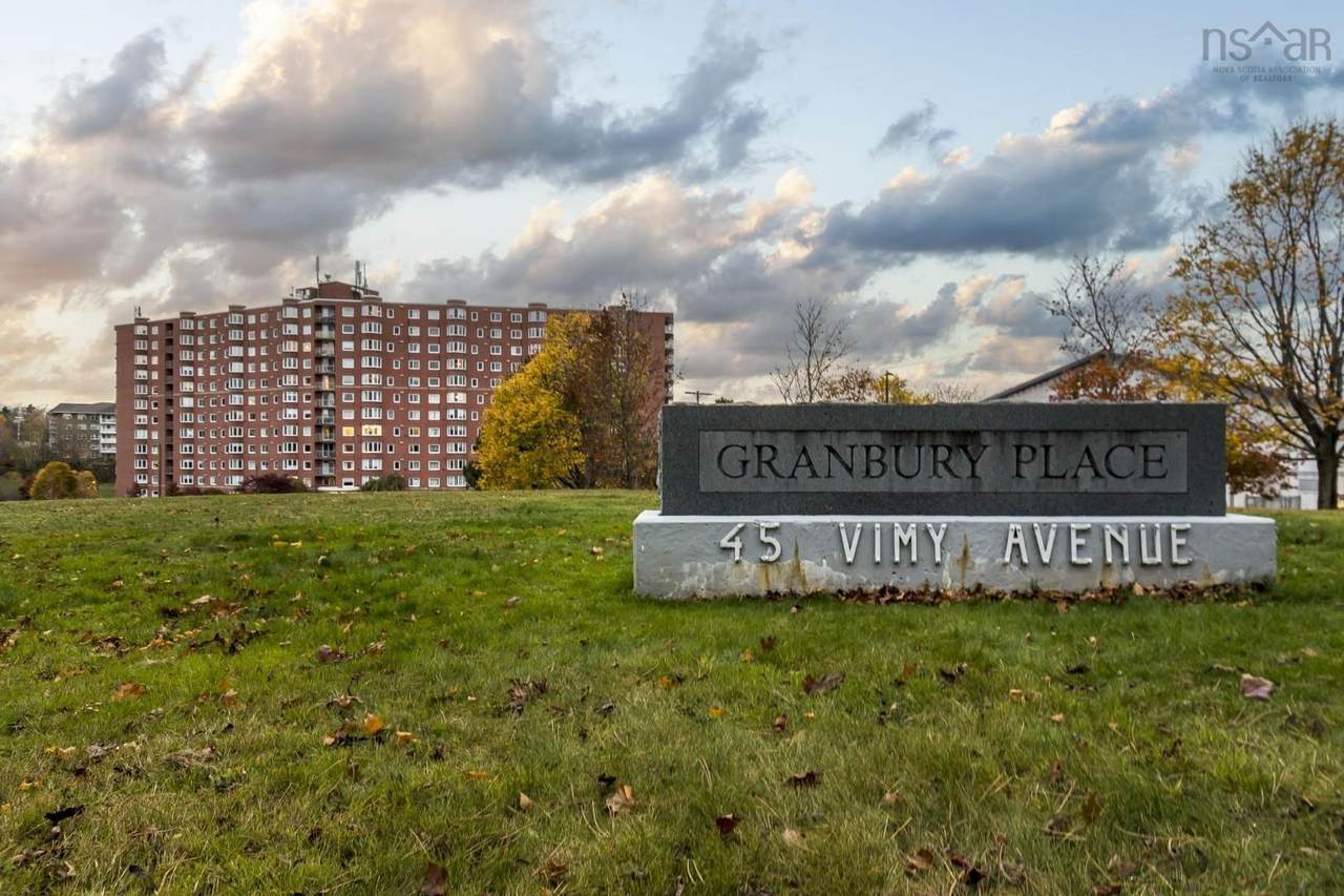 821 45 Vimy Avenue - Photo 1